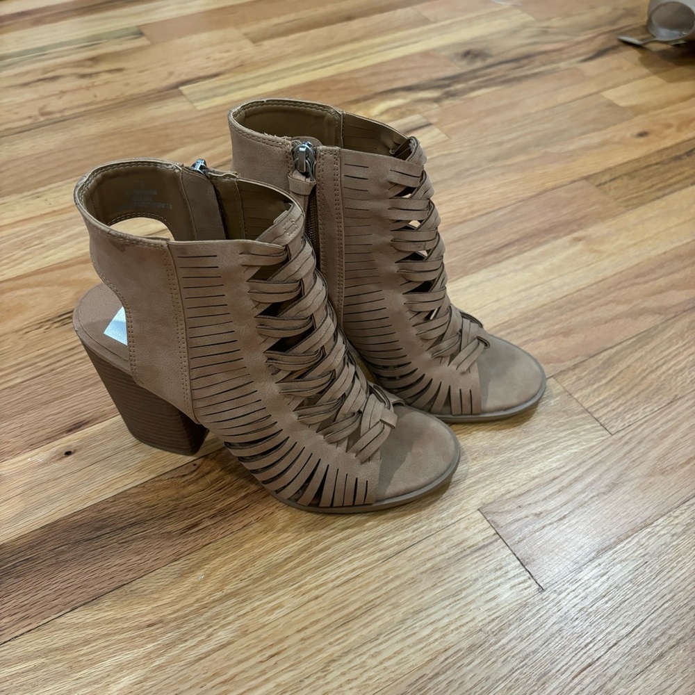 Dolce Vita | Tan Block Heel